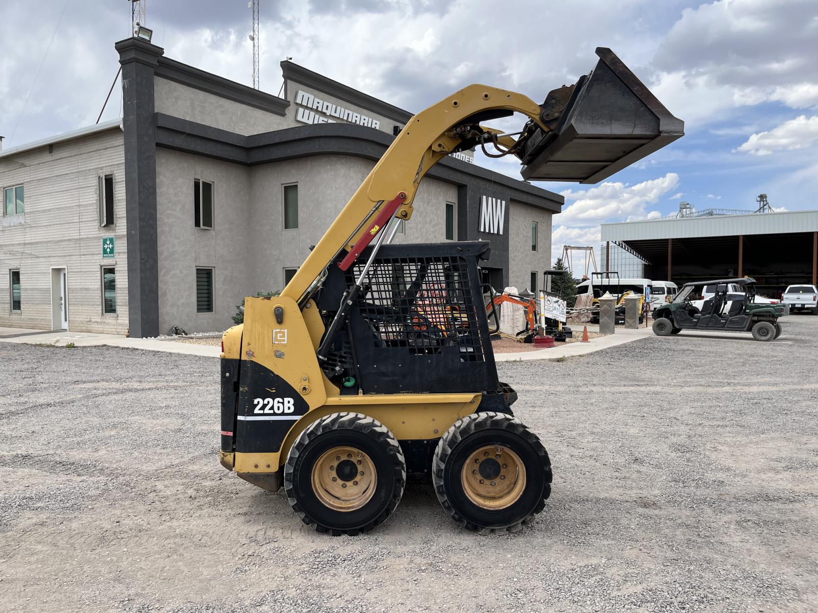 ./imagenes/INVOICE/2019/17484/MINICARGADOR CATERPILLAR 226B (7).JPG